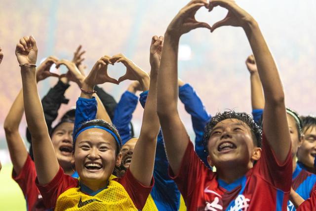 弗格32分辽宁终结上海16连胜 江苏不敌新疆