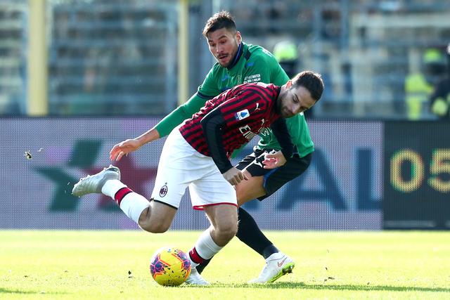 拉菲尼亚本赛季西甲14轮8球 距个人纪录还差3球